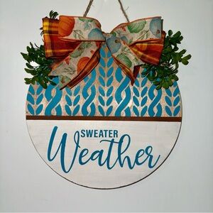 🍁 NWOT Sweater Weather Door Hanger